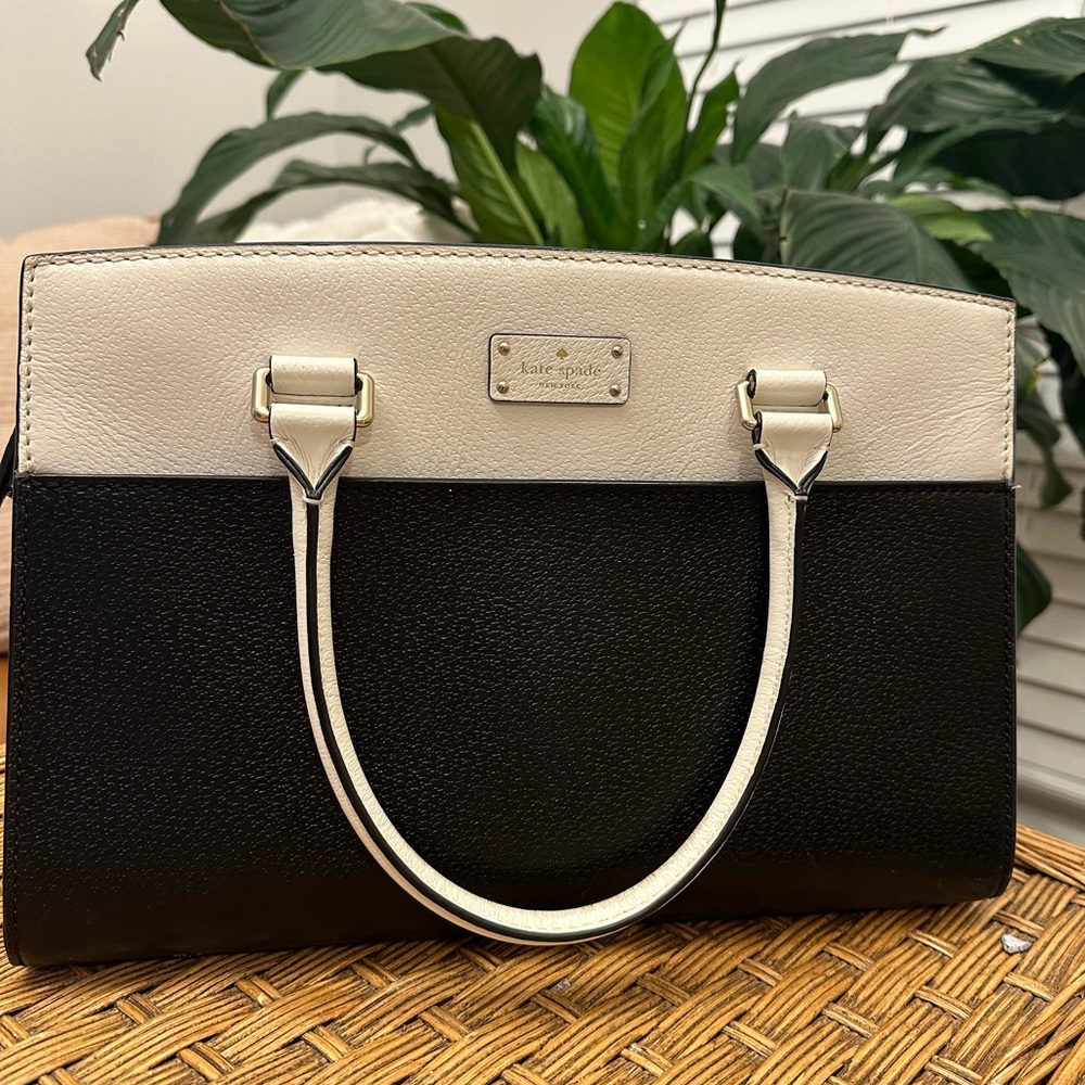 Kate spade New York leather handle bag